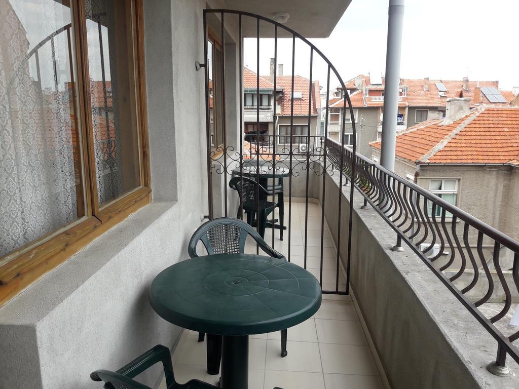 Georgievi Guest House Поморие Экстерьер фото