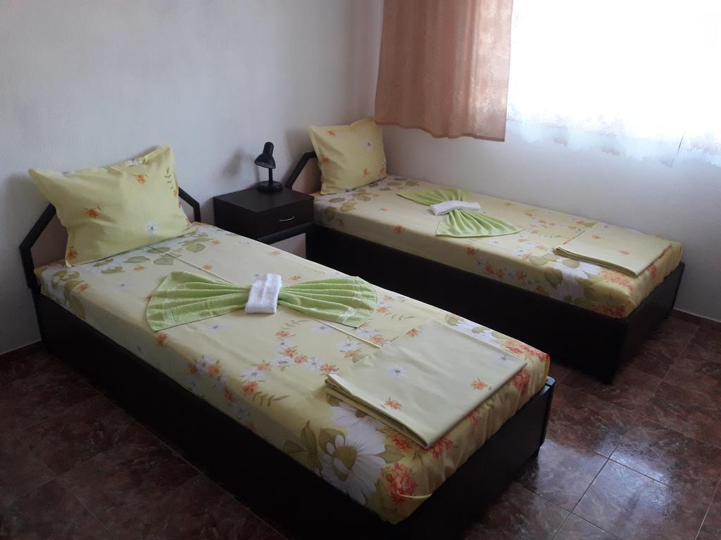 Georgievi Guest House Поморие Экстерьер фото