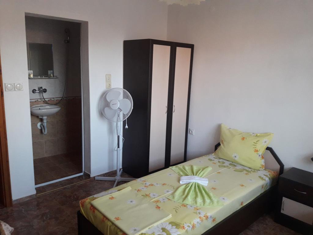 Georgievi Guest House Поморие Экстерьер фото