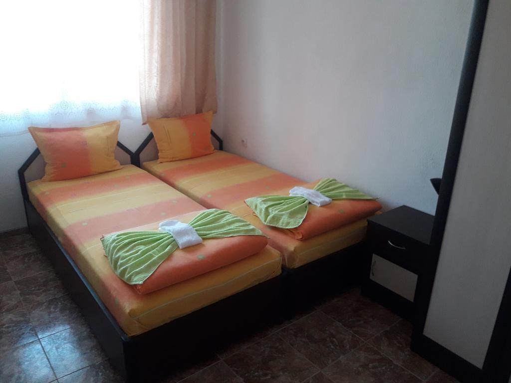 Georgievi Guest House Поморие Экстерьер фото